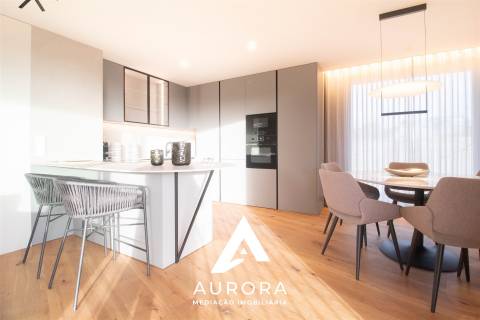 Apartamento T2 último piso - Vista mar - Varanda Sul - 3 Lugares de garagem + Arrumos