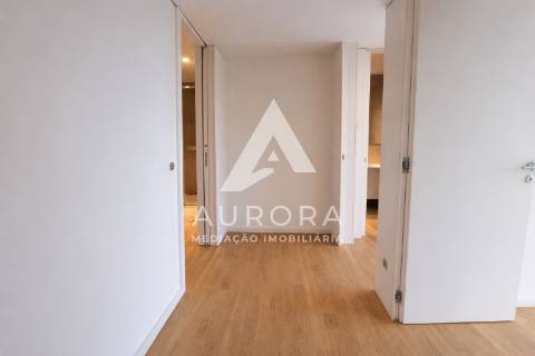 Apartamento piso 1 c/ varanda sul a 100m da praia São Félix da Marinha