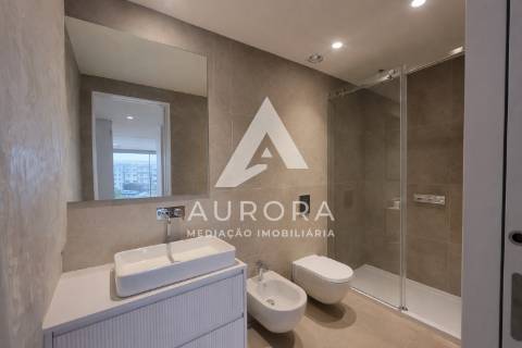 Apartamento piso 1 c/ varanda sul a 100m da praia São Félix da Marinha