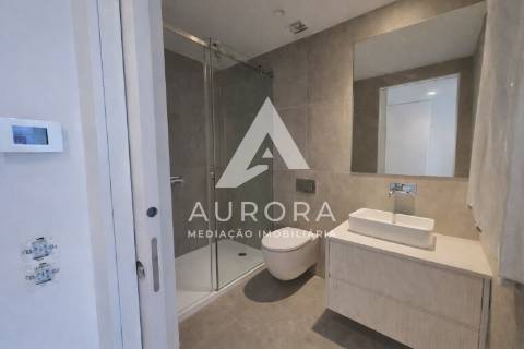 Apartamento piso 1 c/ varanda sul a 100m da praia São Félix da Marinha