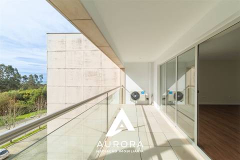 APARTAMENTO T4 DUPLEX TERRAÇO COM 89M2 VISTA MAR