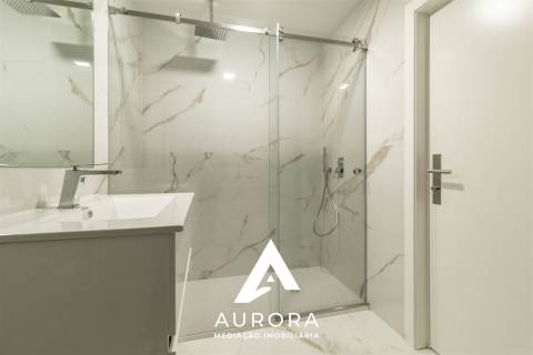 APARTAMENTO T4 DUPLEX TERRAÇO COM 89M2 VISTA MAR