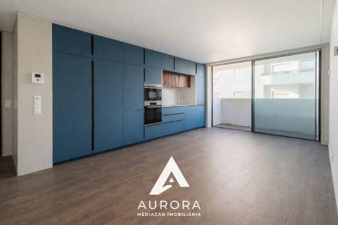 Apartamento T2 a 100 metros da praia Garagem Box