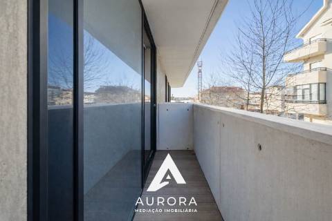 Apartamento T2 a 100 metros da praia Garagem Box