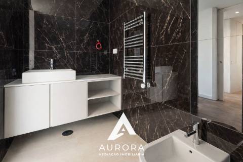 Apartamento T2 a 100 metros da praia Garagem Box