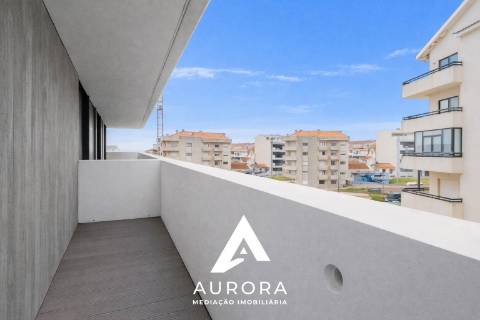 Apartamento T2 a 100 metros da praia Garagem Box