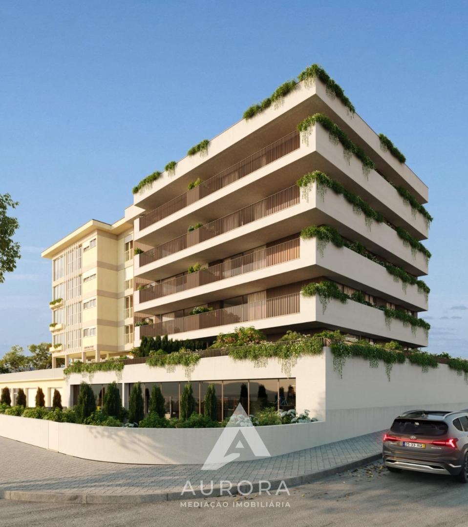 Apartamento T3 - Terraço + varanda + 2 lugar de garagem + arrumos