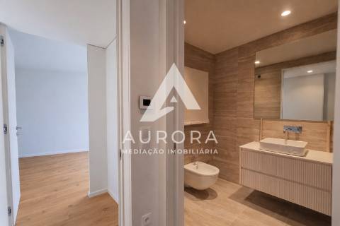 Apartamento T2 último piso - Vista mar - Varanda Sul - 3 Lugares de garagem + Arrumos