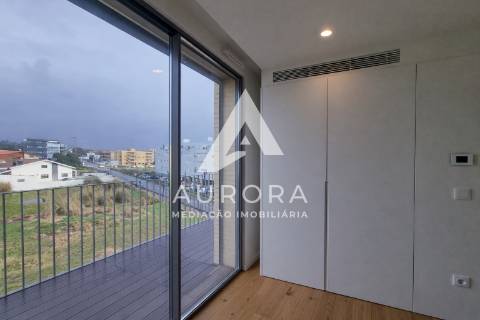 Apartamento T2 último piso - Vista mar - Varanda Sul - 3 Lugares de garagem + Arrumos
