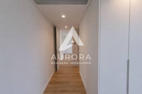 Apartamento T2 último piso - Vista mar - Varanda Sul - 3 Lugares de garagem + Arrumos