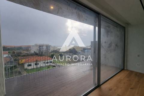 Apartamento T2 último piso - Vista mar - Varanda Sul - 3 Lugares de garagem + Arrumos