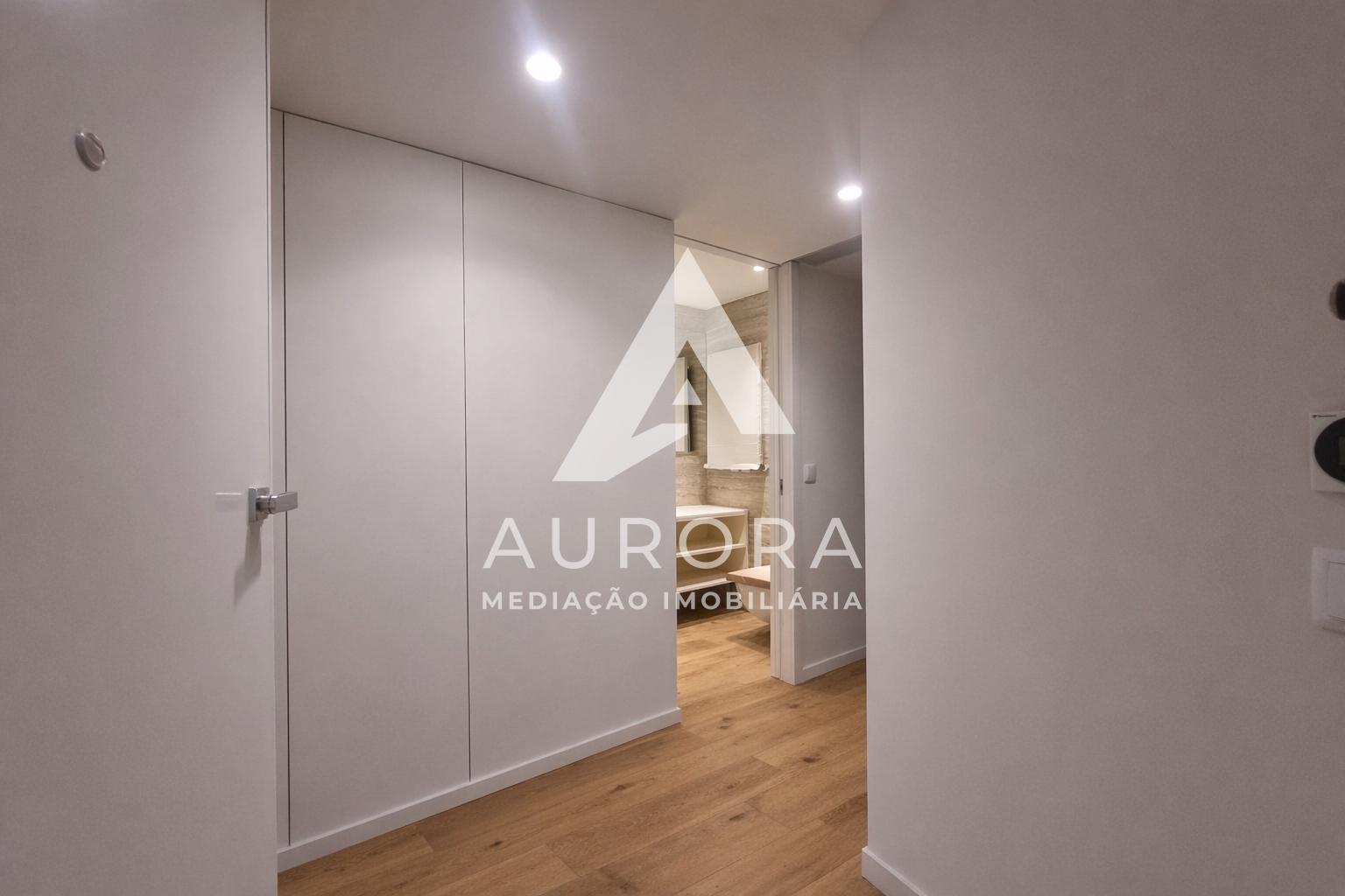 Apartamento T2 último piso - Vista mar - Varanda Sul - 3 Lugares de garagem + Arrumos