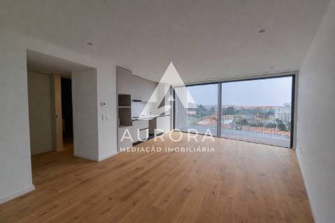 Apartamento T2 último piso - Vista mar - Varanda Sul - 3 Lugares de garagem + Arrumos