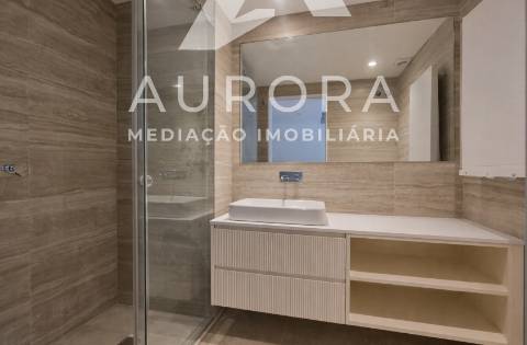 Apartamento T2 último piso - Vista mar - Varanda Sul - 3 Lugares de garagem + Arrumos