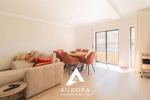 Apartamento T3 no centro de Fiães, Santa Maria da Feira, Renovado