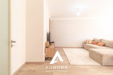 Apartamento T3 no centro de Fiães, Santa Maria da Feira, Renovado