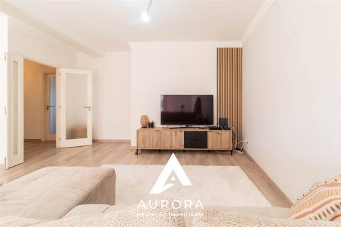 Apartamento T3 no centro de Fiães, Santa Maria da Feira, Renovado