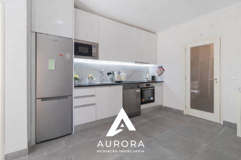 Apartamento T3 no centro de Fiães, Santa Maria da Feira, Renovado