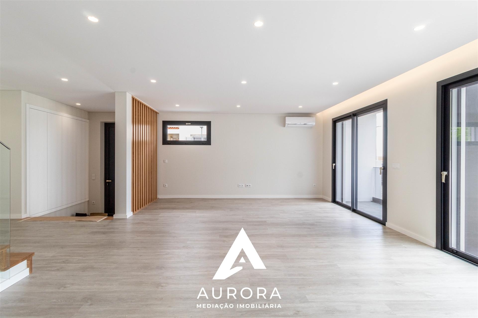 Moradia T4 Venda em Anta e Guetim,Espinho