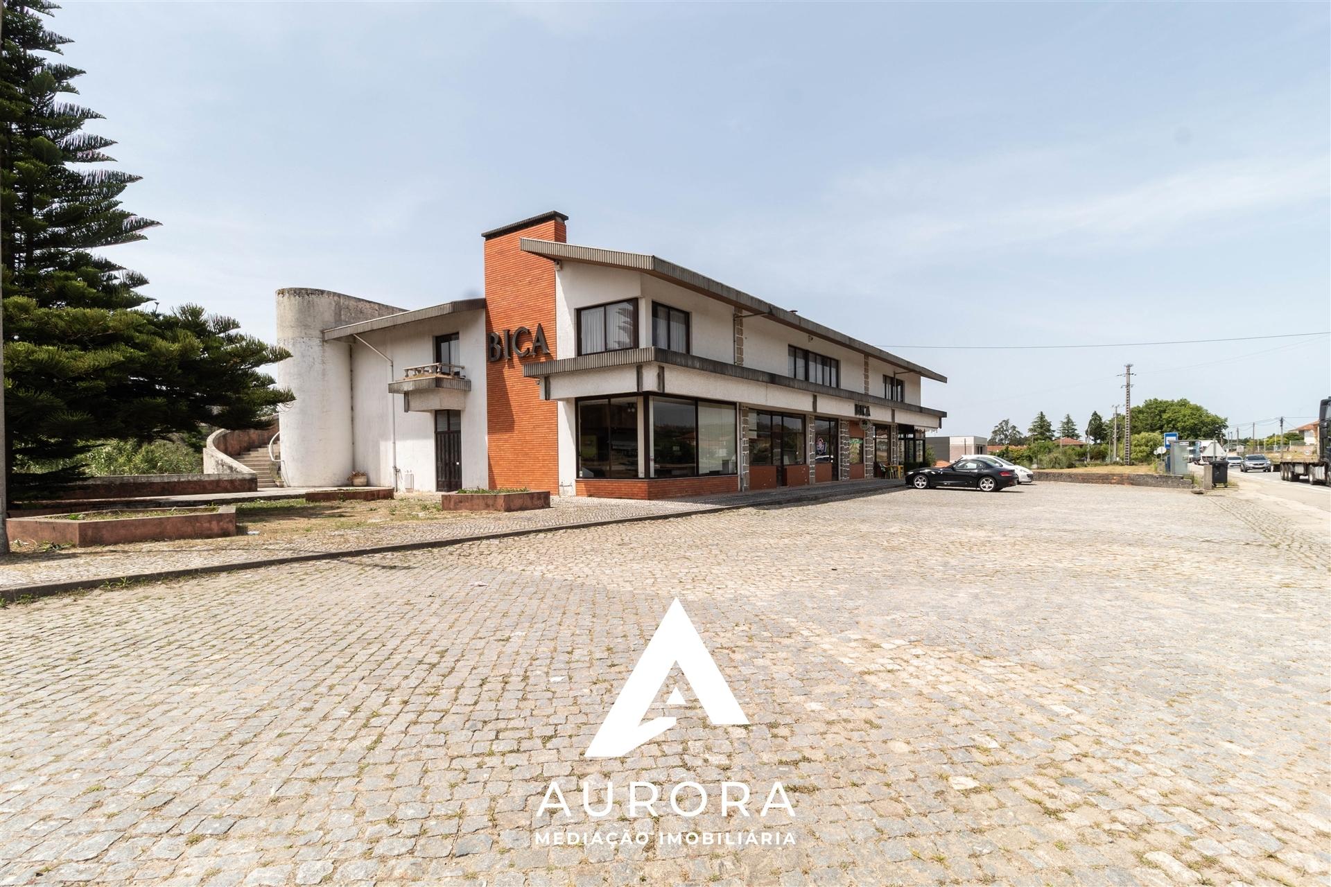 Restaurante Equipado + Moradia + Terreno 2.000m² | 1.680m² de Construção