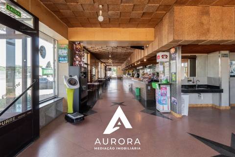 Restaurante Equipado + Moradia + Terreno 2.000m² | 1.680m² de Construção
