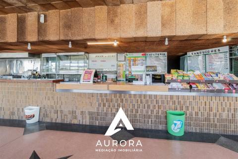 Restaurante Equipado + Moradia + Terreno 2.000m² | 1.680m² de Construção