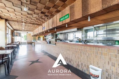 Restaurante Equipado + Moradia + Terreno 2.000m² | 1.680m² de Construção