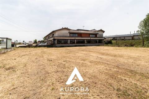 Restaurante Equipado + Moradia + Terreno 2.000m² | 1.680m² de Construção