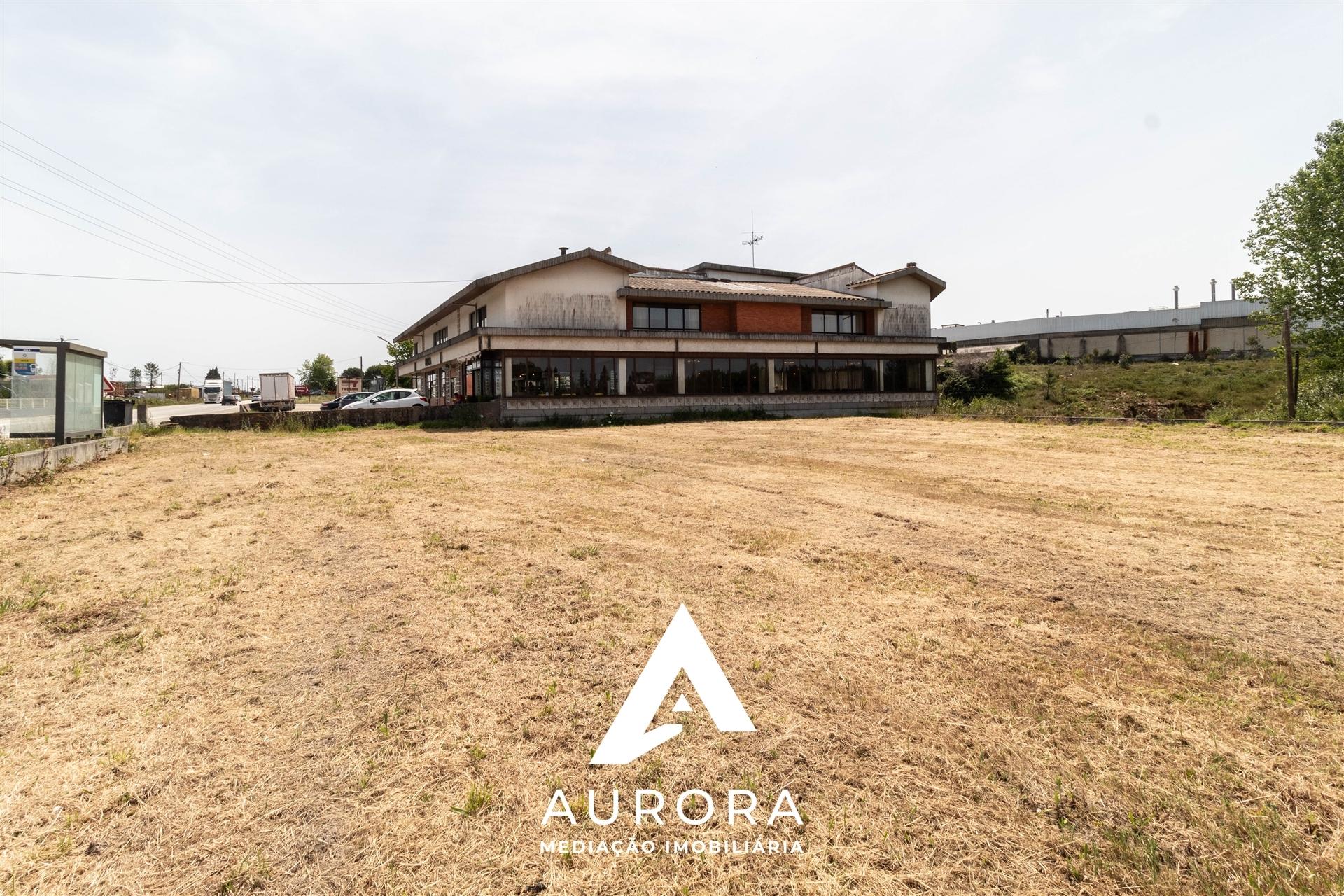 TRESPASSE Restaurante Equipado + Moradia + Terreno 2.000m² | 1.680m² de Construção