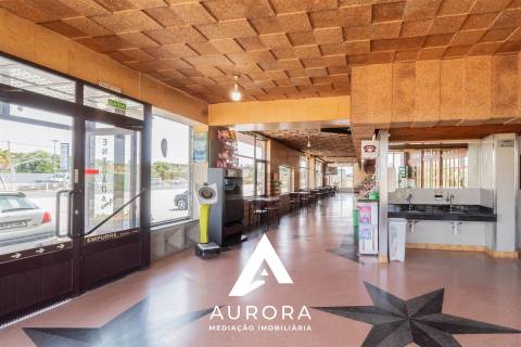 TRESPASSE Restaurante Equipado + Moradia + Terreno 2.000m² | 1.680m² de Construção