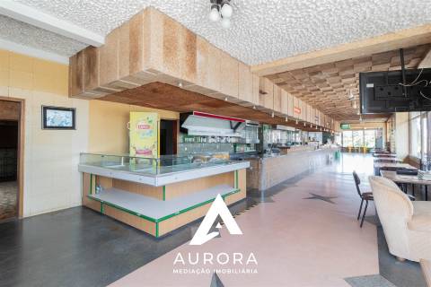 TRESPASSE Restaurante Equipado + Moradia + Terreno 2.000m² | 1.680m² de Construção
