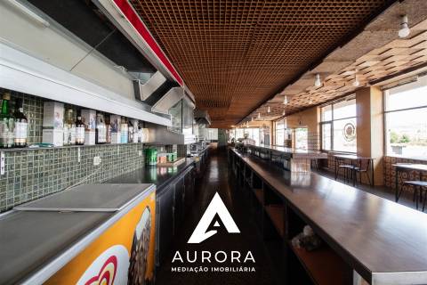 TRESPASSE Restaurante Equipado + Moradia + Terreno 2.000m² | 1.680m² de Construção