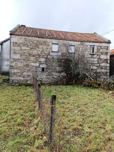 Moradia para restauro em Castro Laboreiro, Viana do Castelo