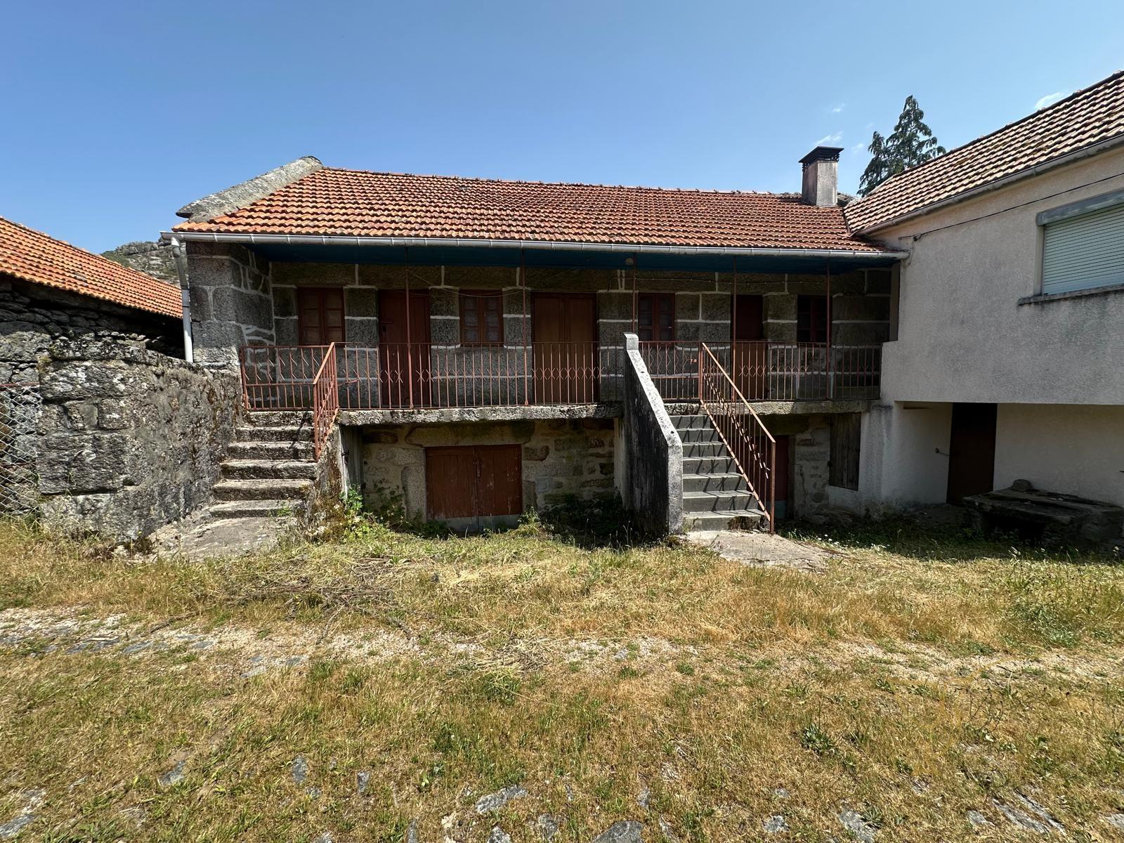 Moradia para restauro em Castro Laboreiro, Viana do Castelo