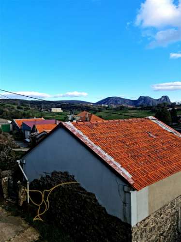 Moradia para restauro em Castro Laboreiro, Viana do Castelo