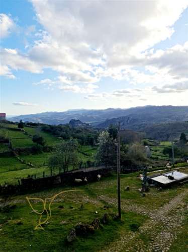 Moradia para restauro em Castro Laboreiro, Viana do Castelo