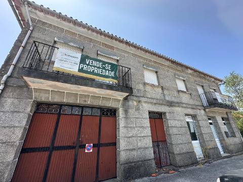 Moradia na Vila de Castro Laboreiro, Viana do Castelo