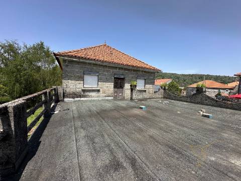 Moradia na Vila de Castro Laboreiro, Viana do Castelo