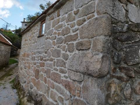Moradia para restauro em Castro Laboreiro, Viana do Castelo