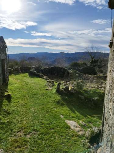 Moradia para restauro em Castro Laboreiro, Viana do Castelo