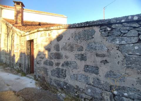 Moradia para restauro em Castro Laboreiro, Viana do Castelo