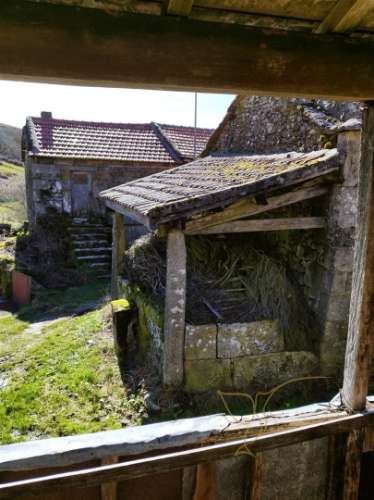 Moradia para restauro em Castro Laboreiro, Viana do Castelo