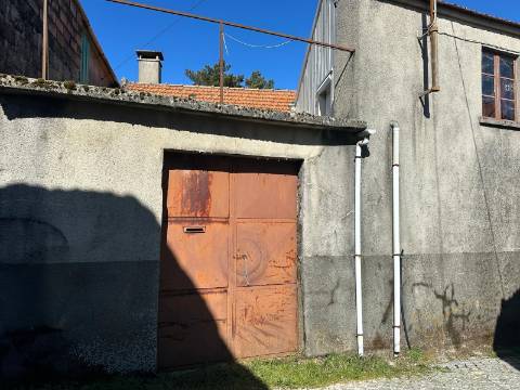 Moradia para restauro em Castro Laboreiro, Viana do Castelo