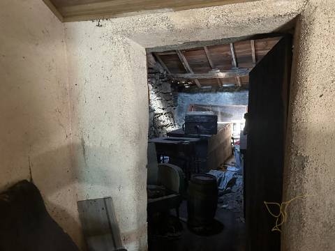 Moradia para restauro em Castro Laboreiro, Viana do Castelo