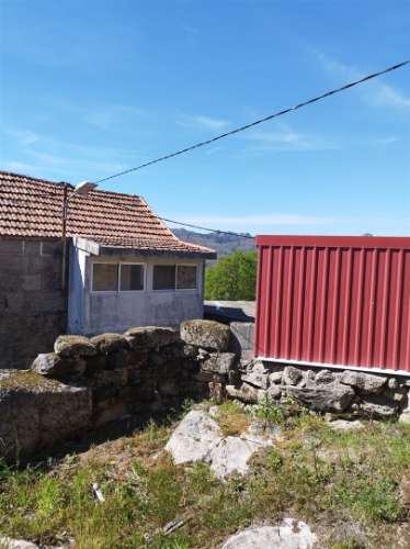 Moradia para restauro em Castro Laboreiro, Viana do Castelo