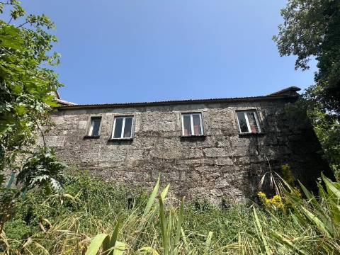 Moradia para restauro em Castro Laboreiro, Viana do Castelo