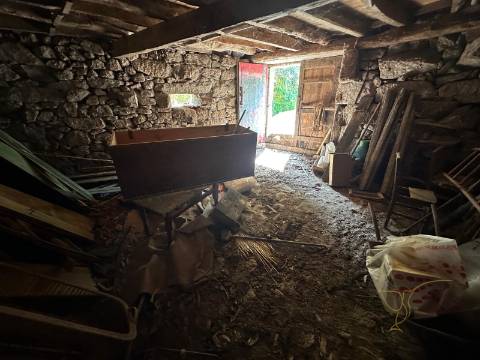 Moradia para restauro em Castro Laboreiro, Viana do Castelo