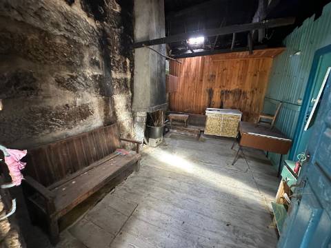 Moradia para restauro em Castro Laboreiro, Viana do Castelo