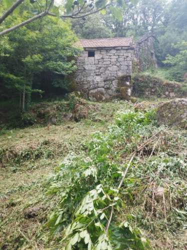 Moradia para restauro em Castro Laboreiro, Viana do Castelo