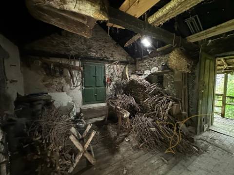 Moradia para restauro em Castro Laboreiro, Viana do Castelo